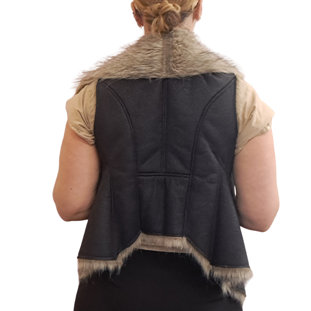 Decjuba - Faux Fur Vest - Back View
