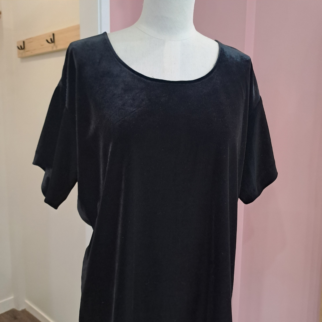 Max - Velvet Top - Size 8