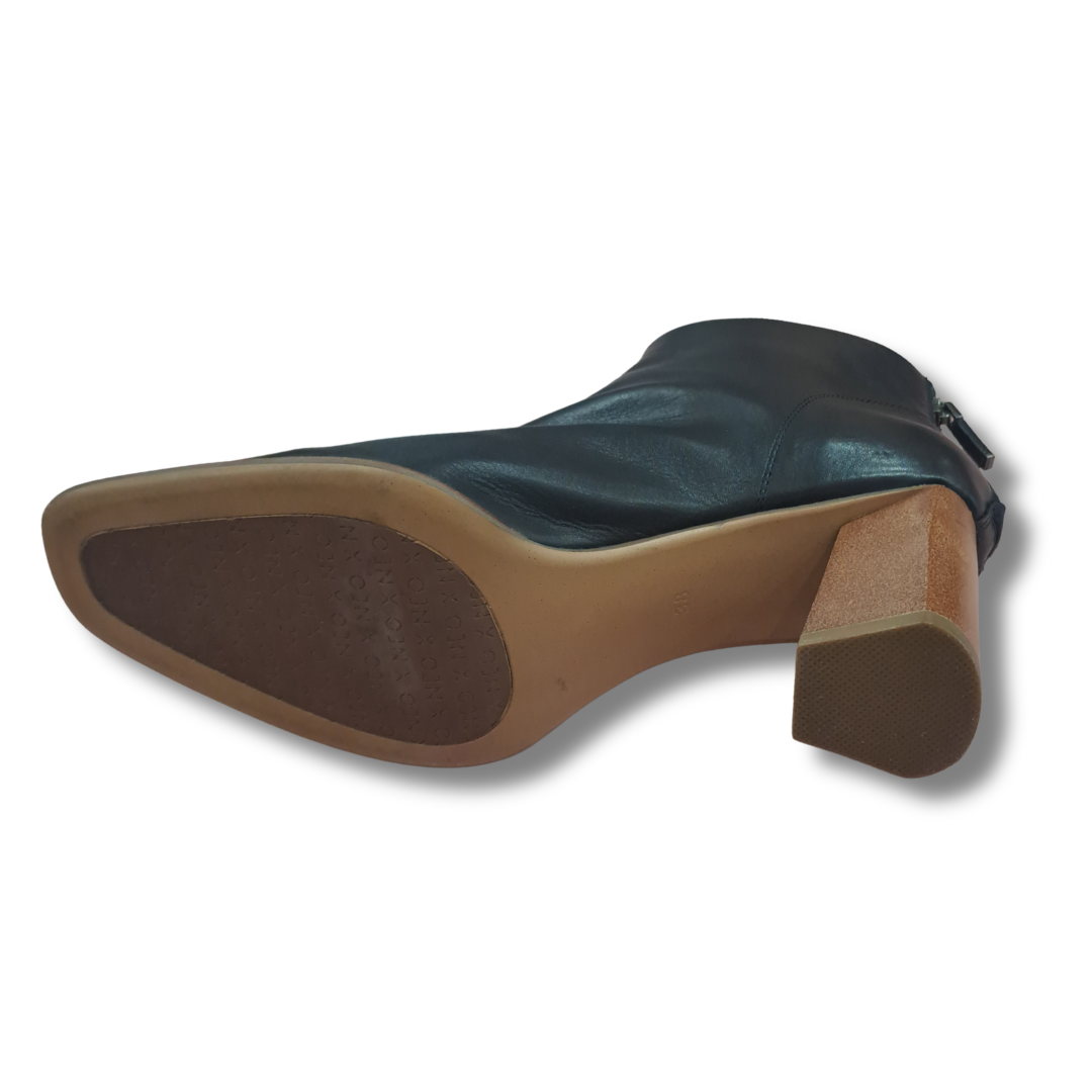 Neo X - X Black Bite Boot - Sole View