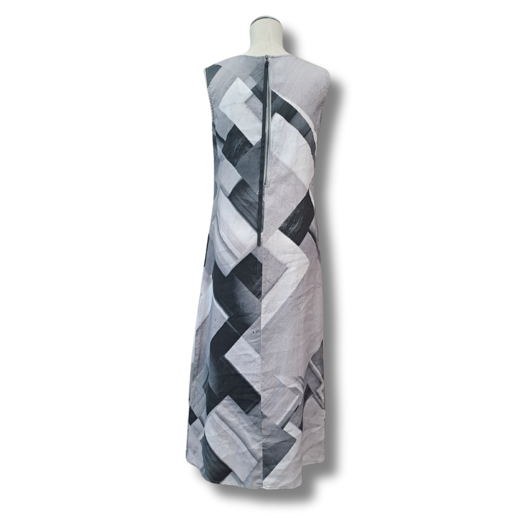 Neris - Sphere Dress - Back
