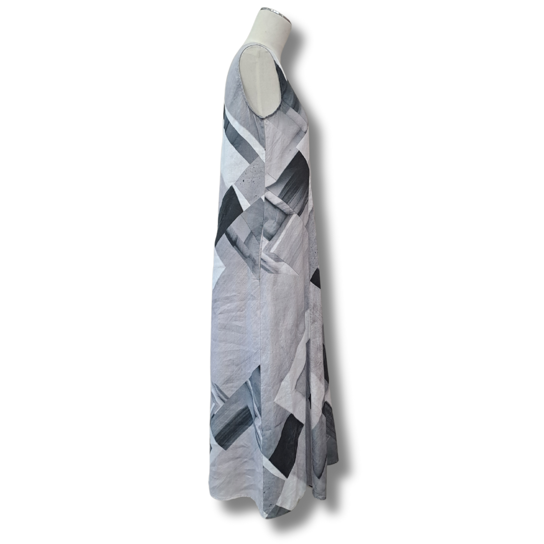 Neris - Sphere Dress - Side