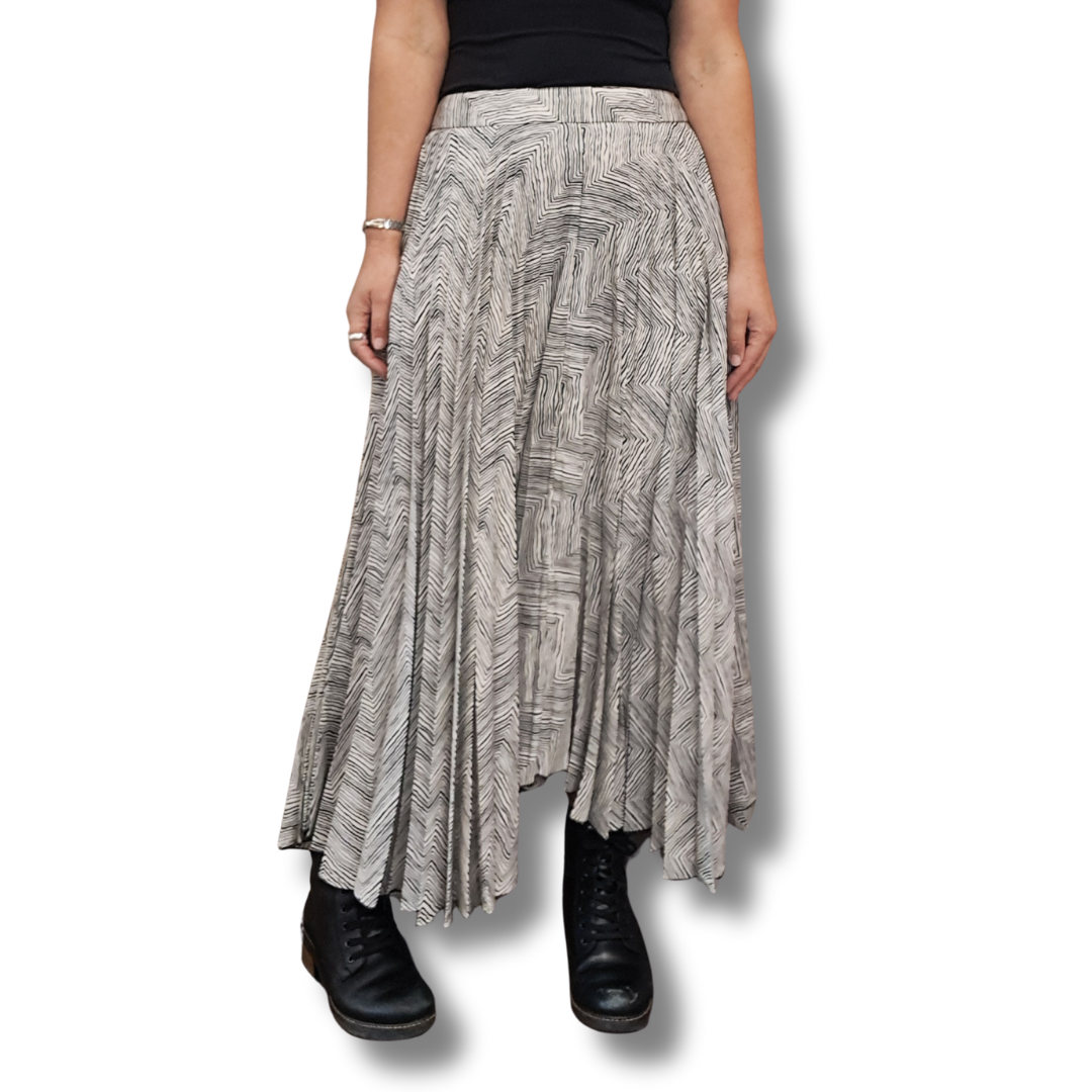 Nyne - Printed Pleat Skirt - Size 12 - Front