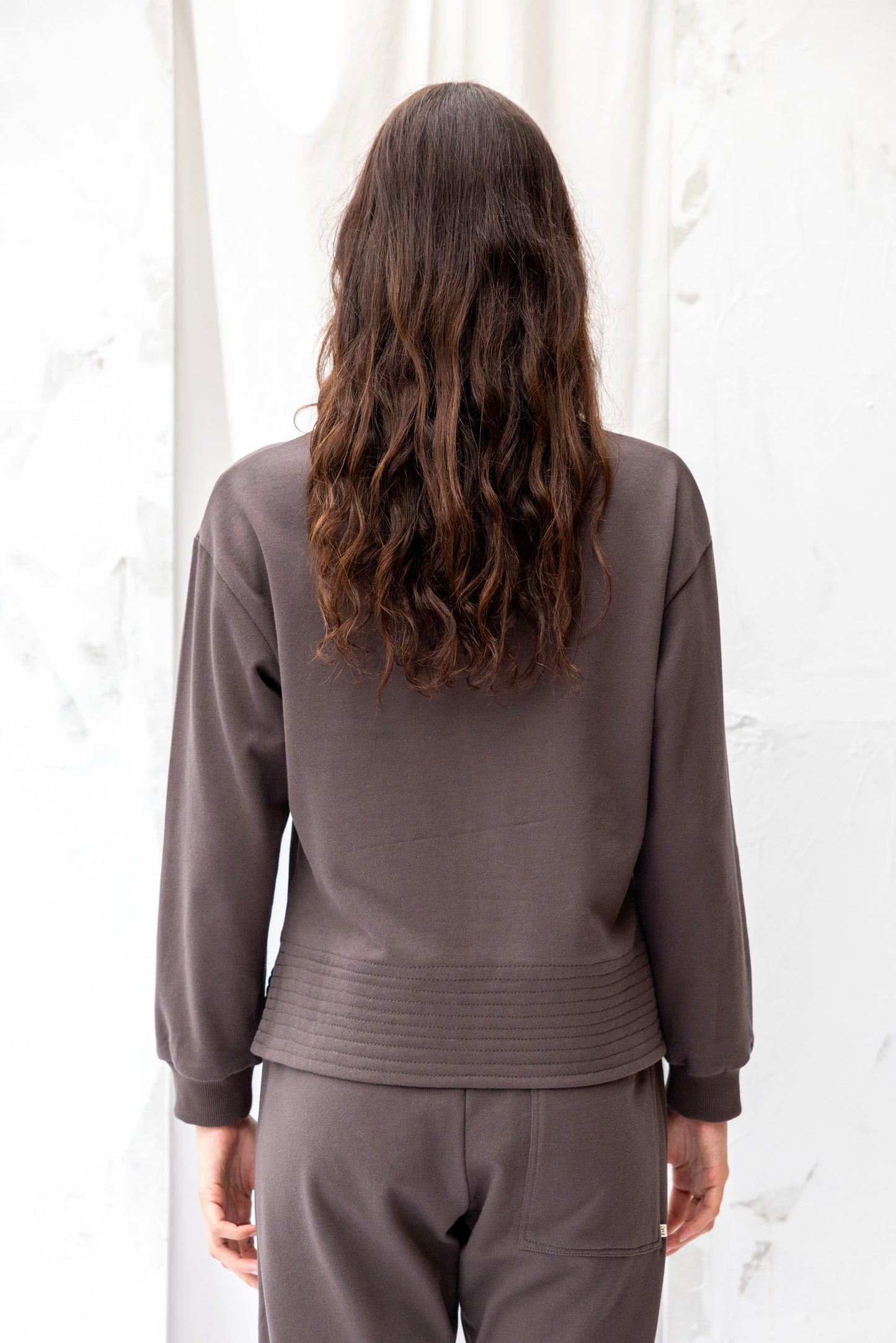 ReCreate-Edie-Sweatshirt-Organic-Cotton-Charcoal-Back