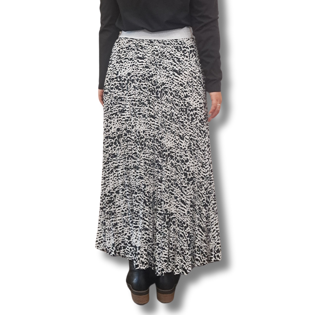 Betty Basics - Printed Pleat Skirt - Back View