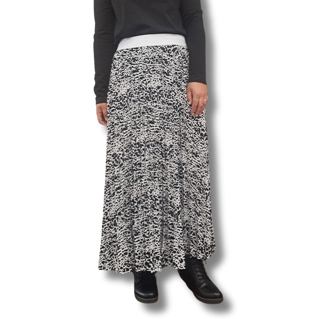 Betty Basics - Printed Pleat Skirt - Front View