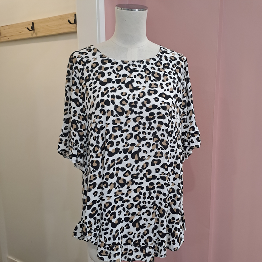 Daisy's Closet - Mila Leopard Top - Size S/M