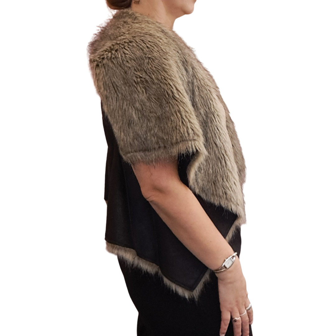 Decjuba - Faux Fur Vest - Side View