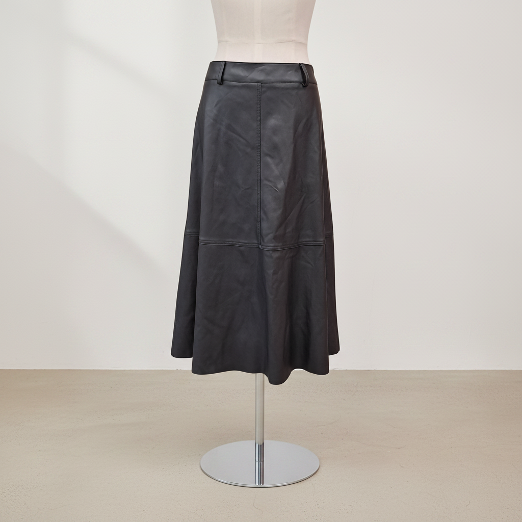 Decjuba - Faux Leather Skirt - Size M 