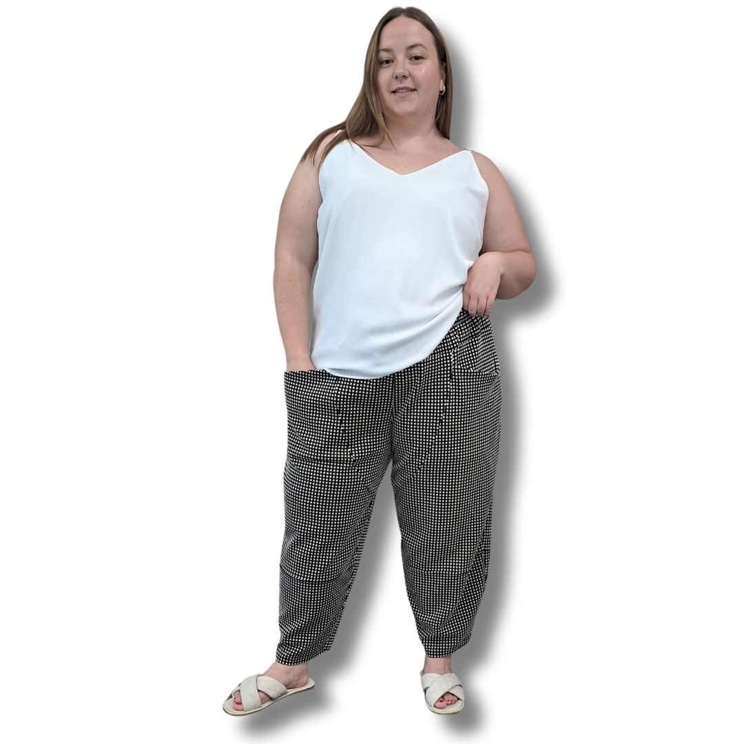 Deeanne Hobbs - Black White Print Pant - Size 4XL - Front