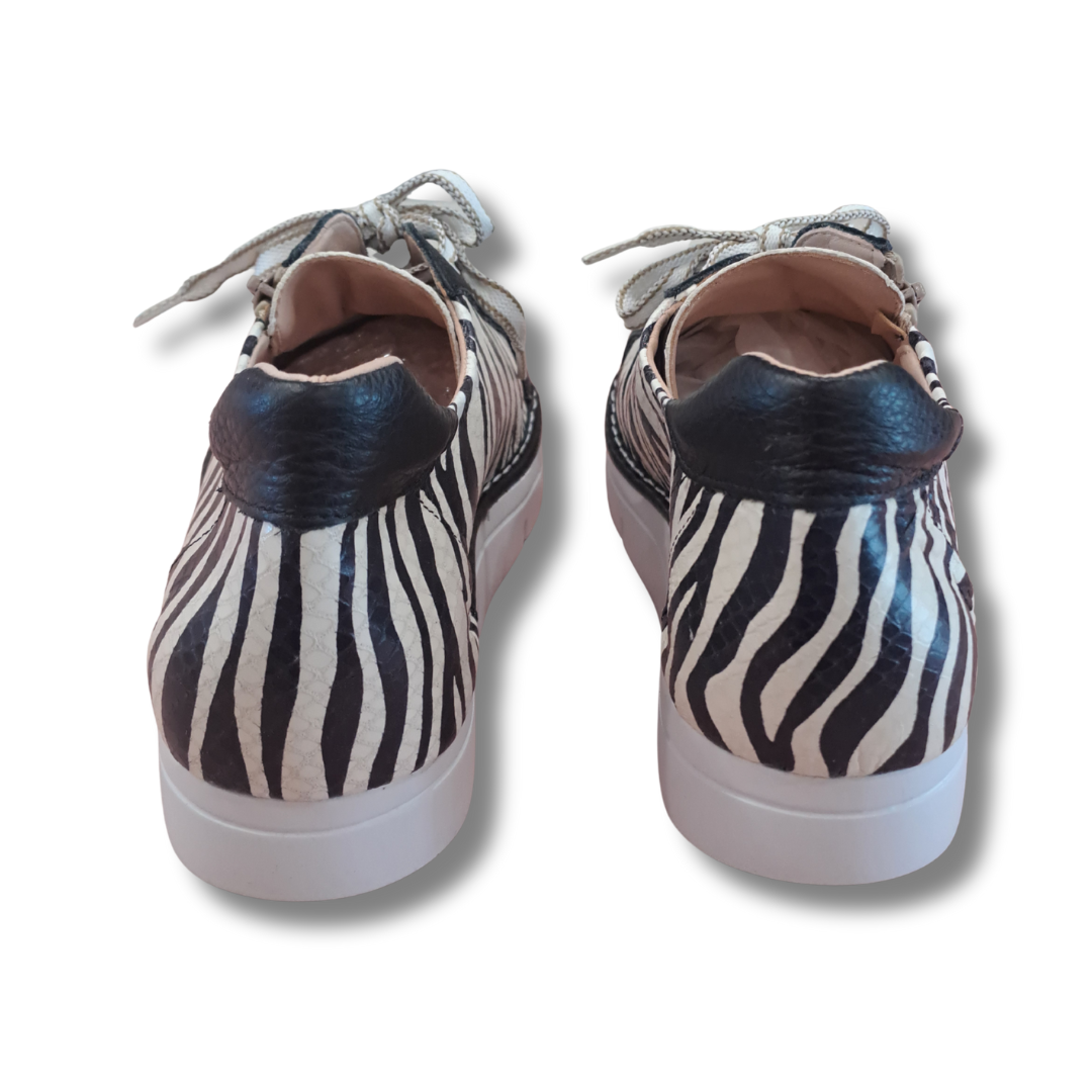 Jose Saenz For Neo - Zebra Favourite Sneakers - Size 41/10 - Back