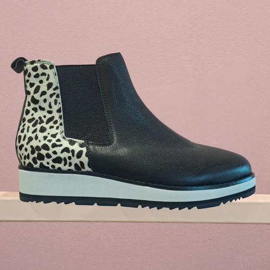 Le Sansa - Sting Black Snow Pony Boot - Size 38 / 7