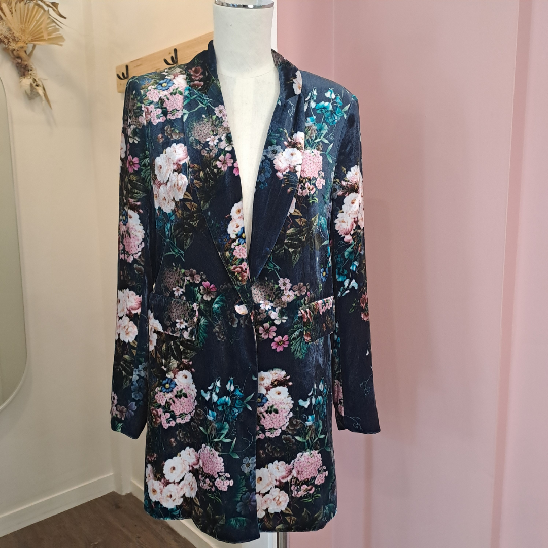 Loobies Story - Femme Fatale Coat - Size 10