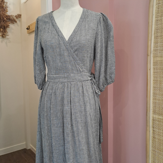 Max - The Perfect Wrap Dress in Gingham - Size 8