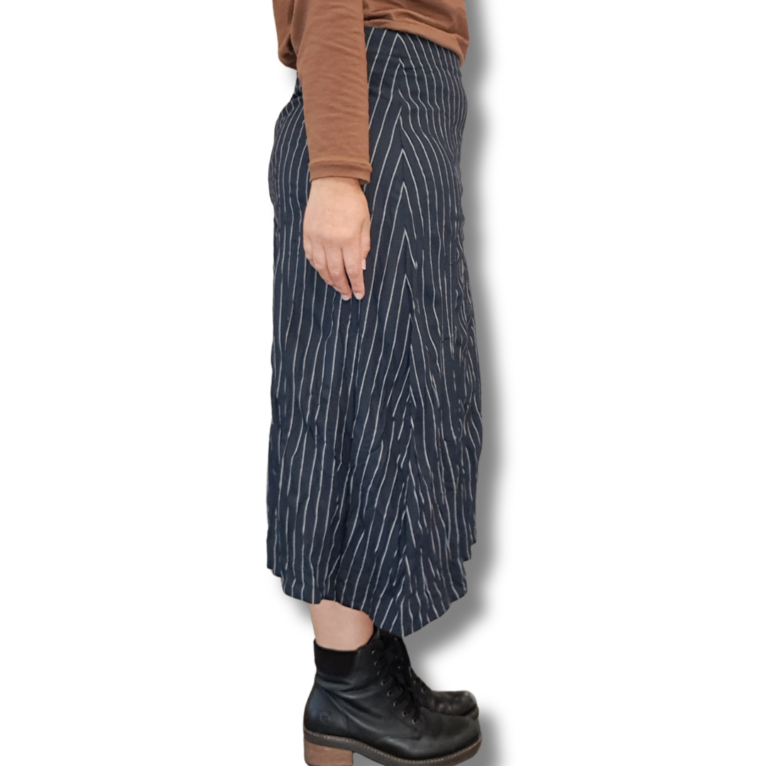 Megan Salmon - Gangster Crush Skirt - Size 14 - Side View
