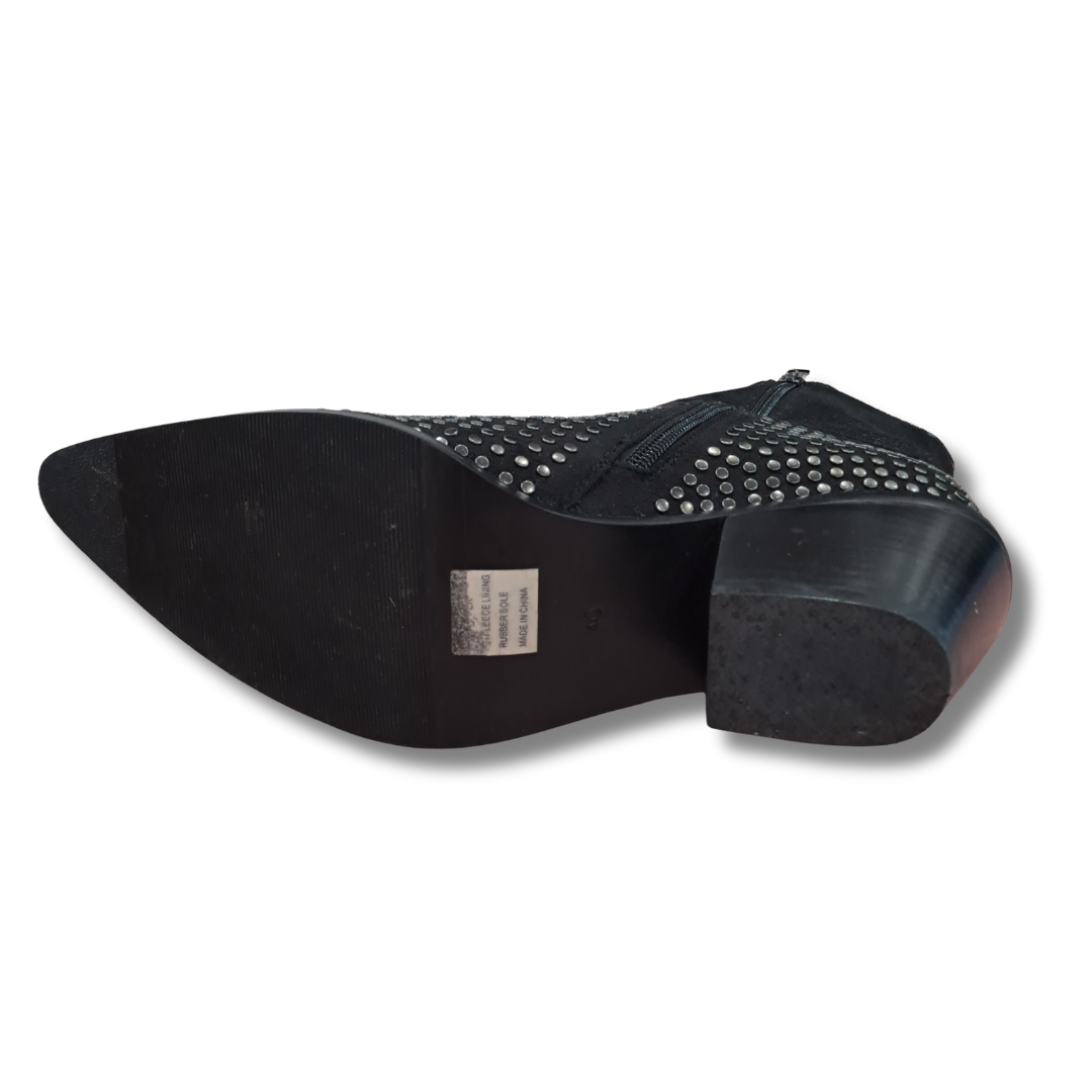 Minx - Studmuffin Boots - Sole View