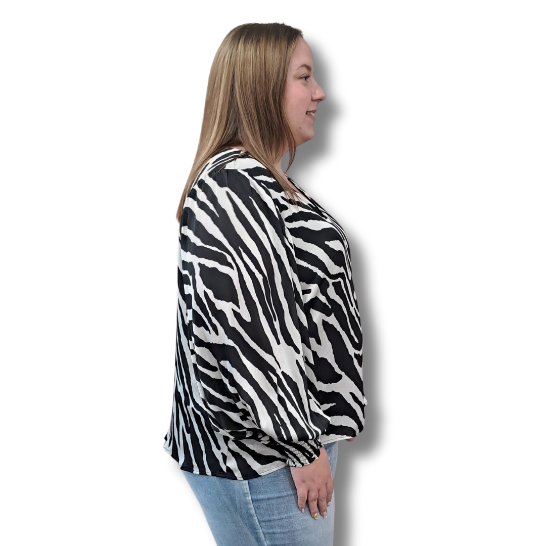 Stella Royal - B/W Animal Print Blouse - Size 3 (20)-  Side
