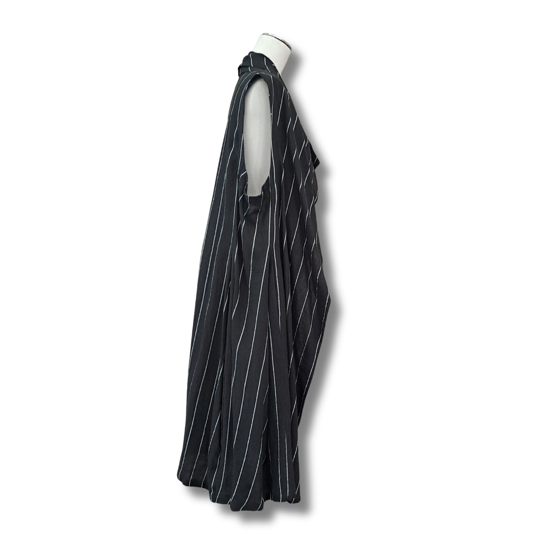 The Carpenters Daughter - Black & White Long Vest - Size 3 (20) - Side