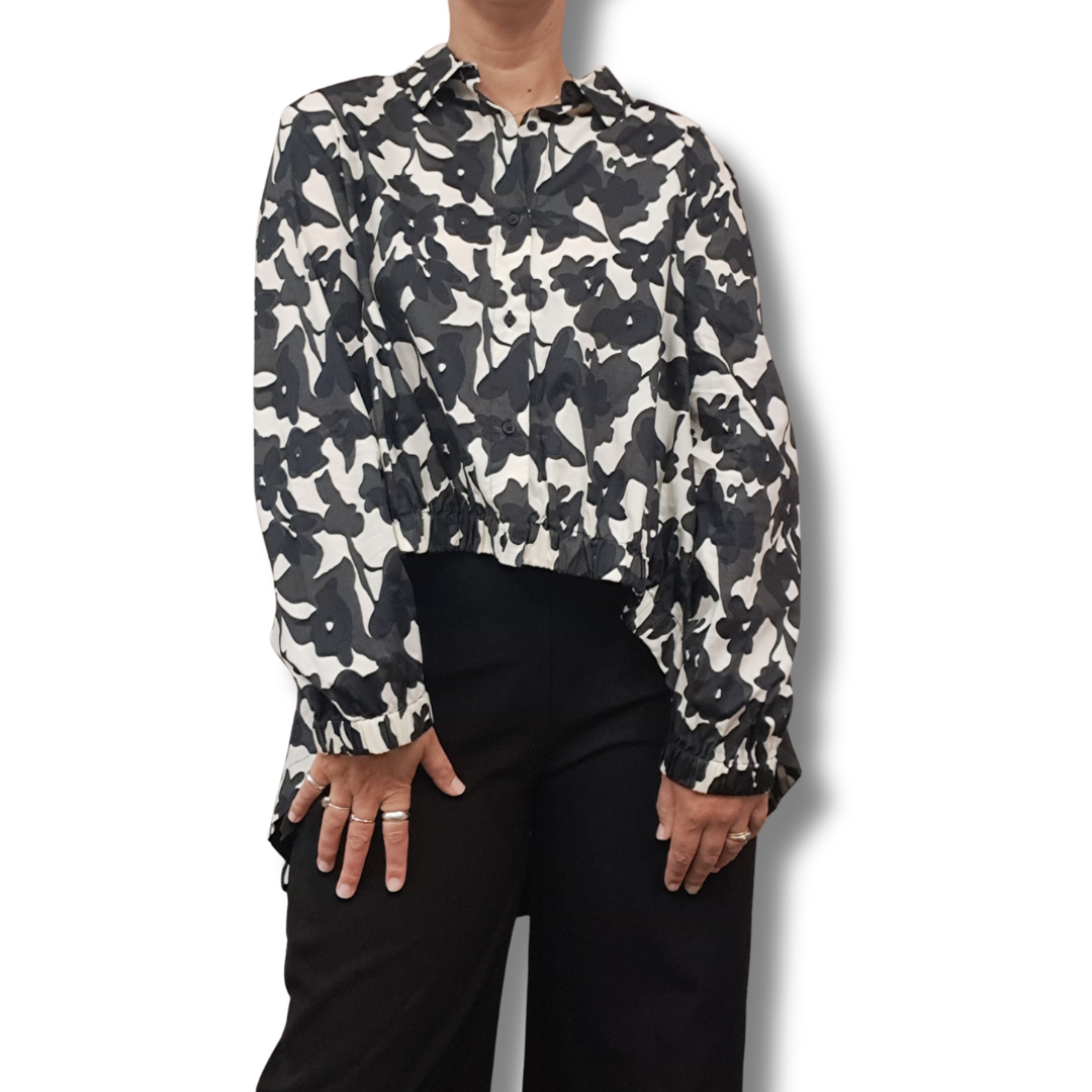 Tirelli - Elastic Front Hem Shirt - Front View