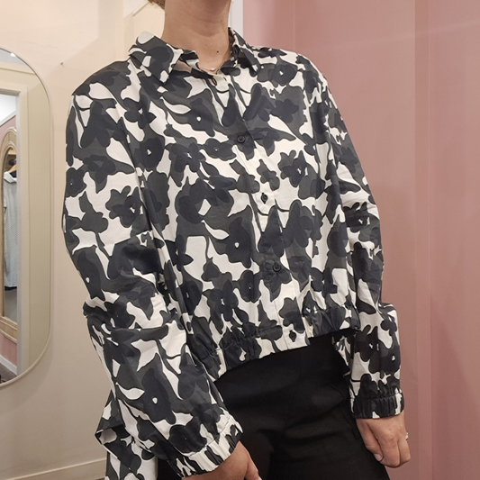 Tirelli - Elastic Front Hem Shirt - Size M